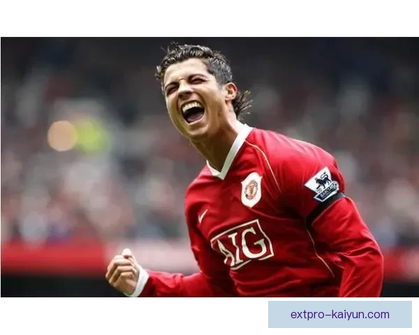 C罗重返曼联，目标重塑辉煌，红魔期待传奇前锋的表现亮眼